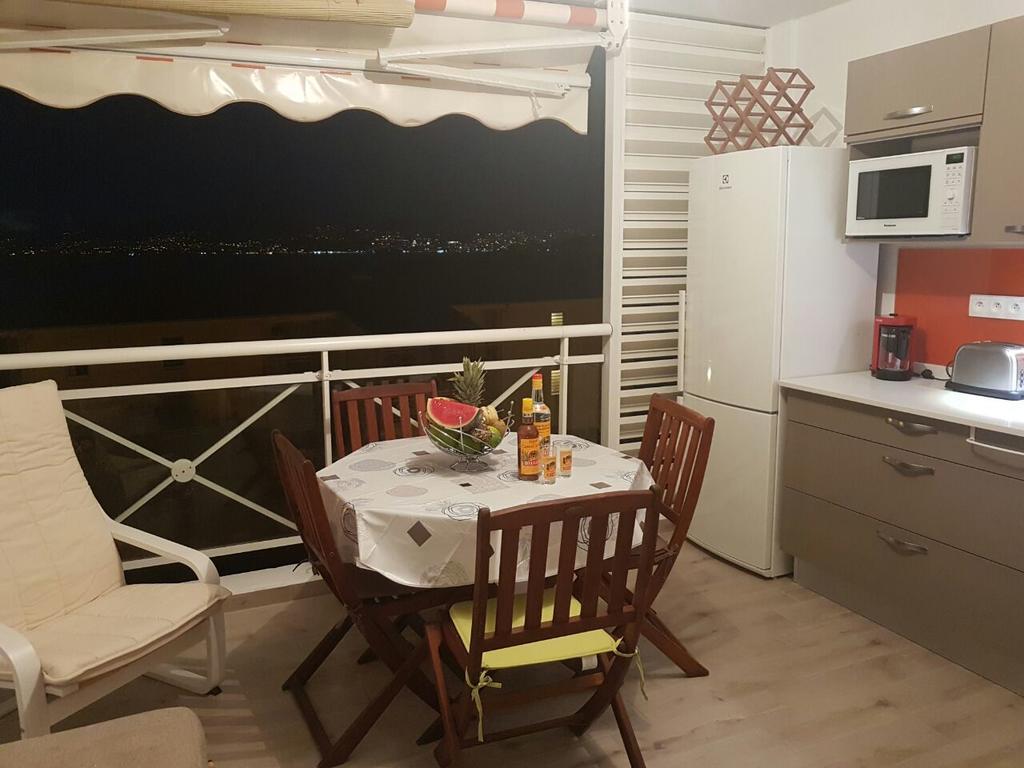 Studio Kasanaco Avec Vue La Baie De Fort De France لي تروا زيليه المظهر الخارجي الصورة