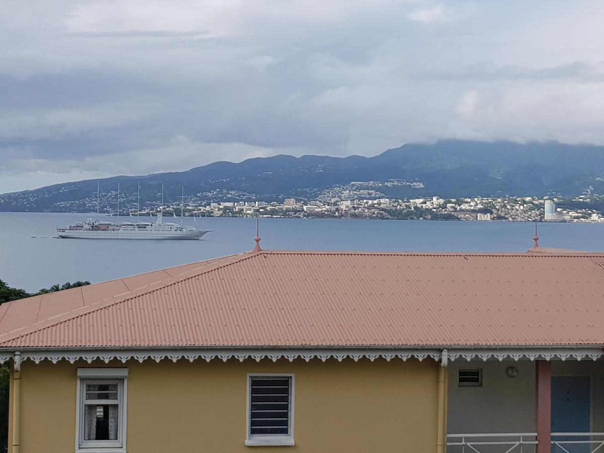 Studio Kasanaco Avec Vue La Baie De Fort De France لي تروا زيليه المظهر الخارجي الصورة