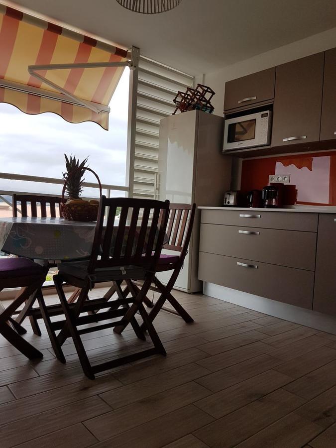 Studio Kasanaco Avec Vue La Baie De Fort De France لي تروا زيليه المظهر الخارجي الصورة